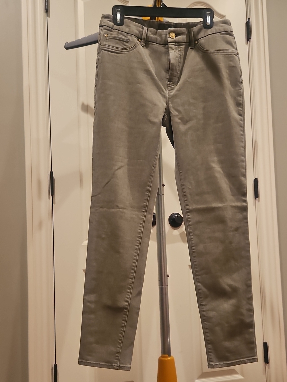 Chico's So Slimming Olive Skinny Jeans Size 6